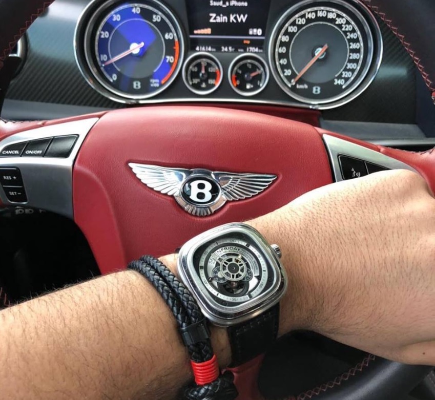 P1B.01_Chiếc_đồng_hồ_mang_vẻ_đẹp_signature_của_thương_hiệu_SevenFriday