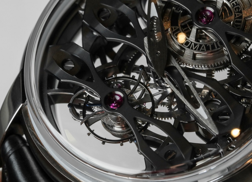 Lồng_Tourbillon_này_chỉ_có_trọng_lượng_0.25_g