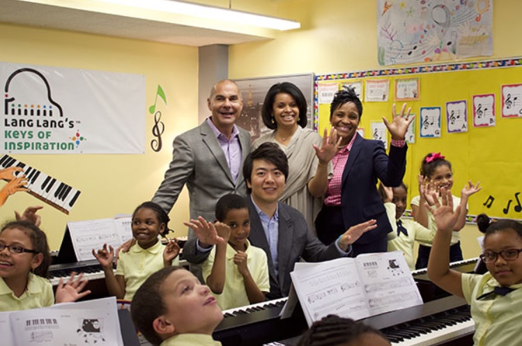 Lang_Lang_adds_music_to_public_school