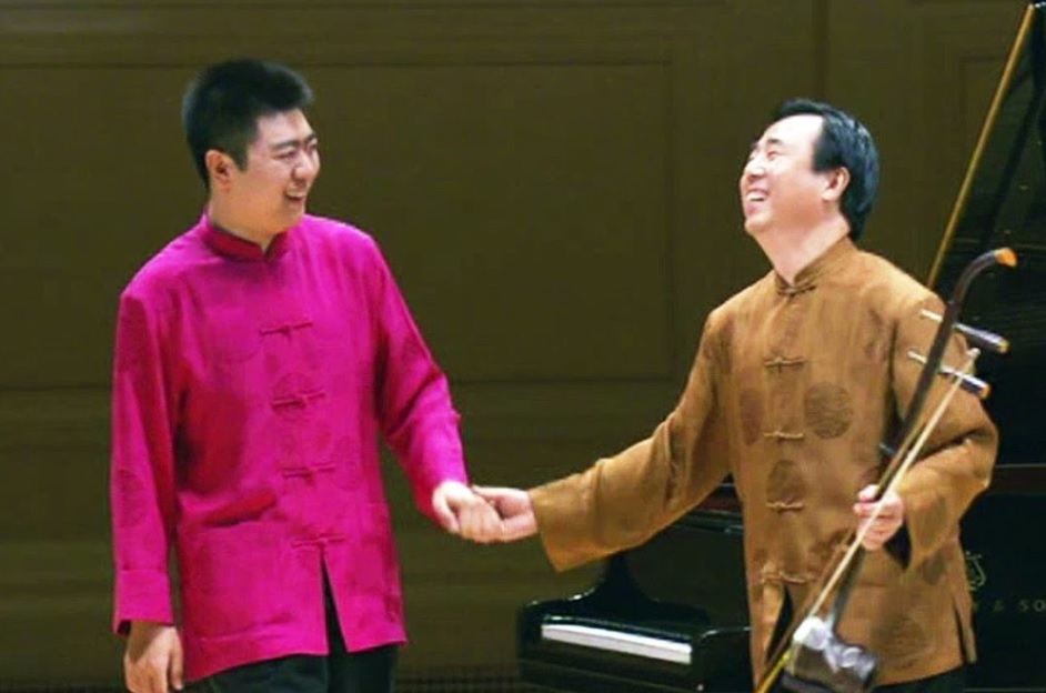 Lang_Lang_và_cha_song_tấu_đàn_Nhị_-_Dương_cầm_tại_Carneige_Hall