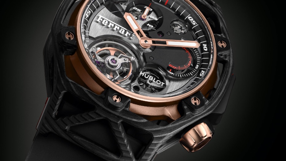 Techframe_tích_hợp_tính_năng_Chronograph_và_Tourbillon