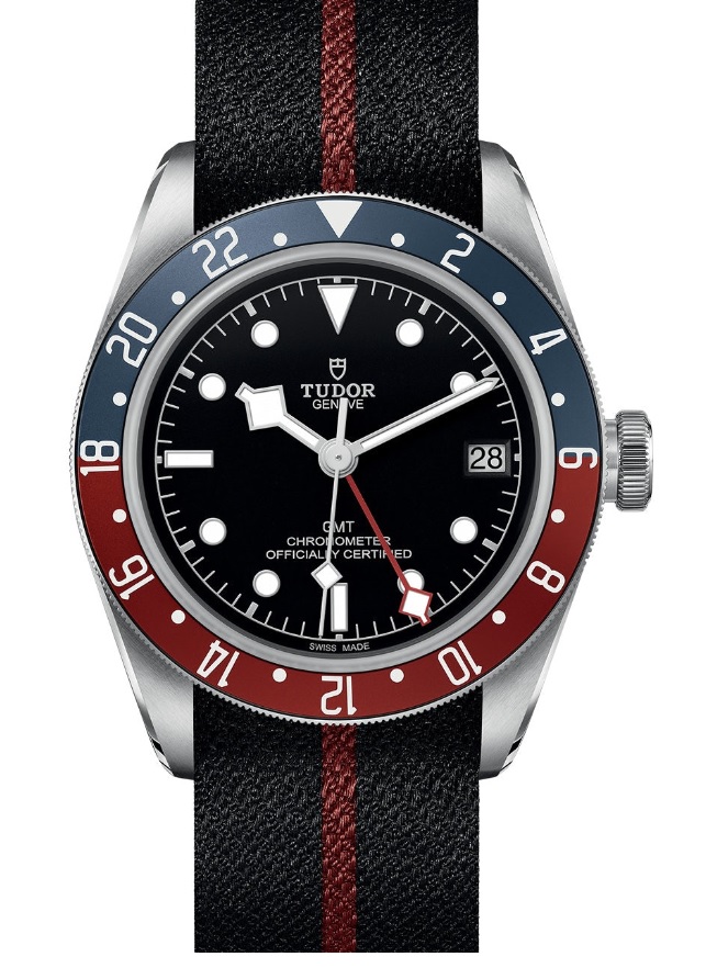 Đồng hồ Tudor black Bay GMT phiên bản dây vải
