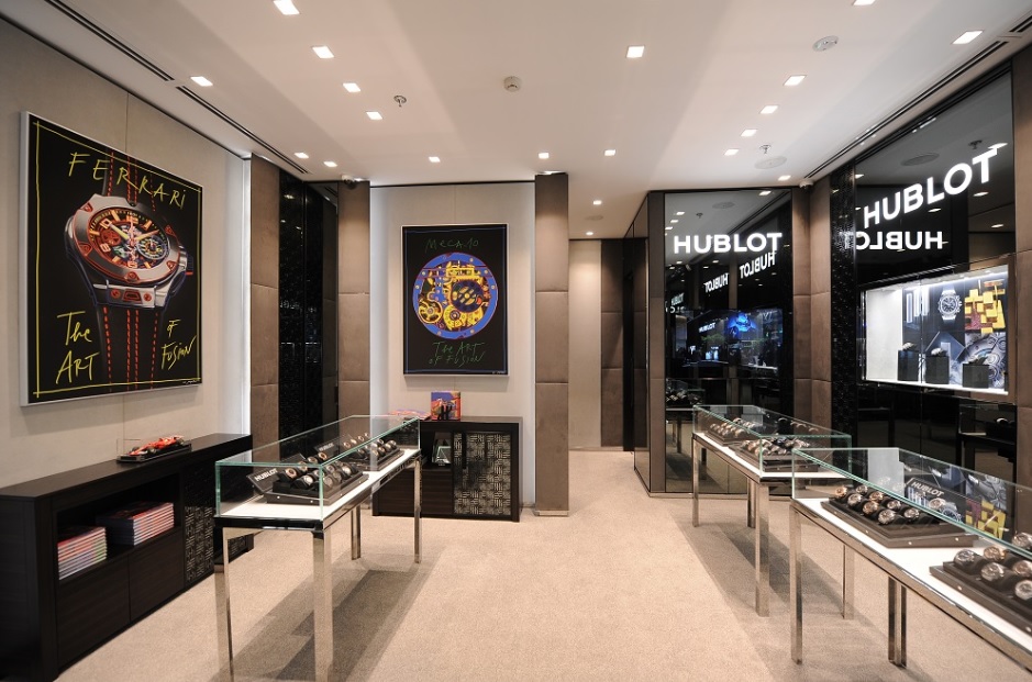 Bên_trong_cửu_hàng_Hublot_tại_khách_sạn_Sofitel_Legend_Metropole_Hà_Nội_1