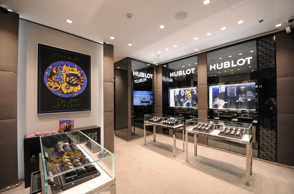Bên_trong_cửu_hàng_Hublot_tại_khách_sạn_Sofitel_Legend_Metropole_Hà_Nội_3