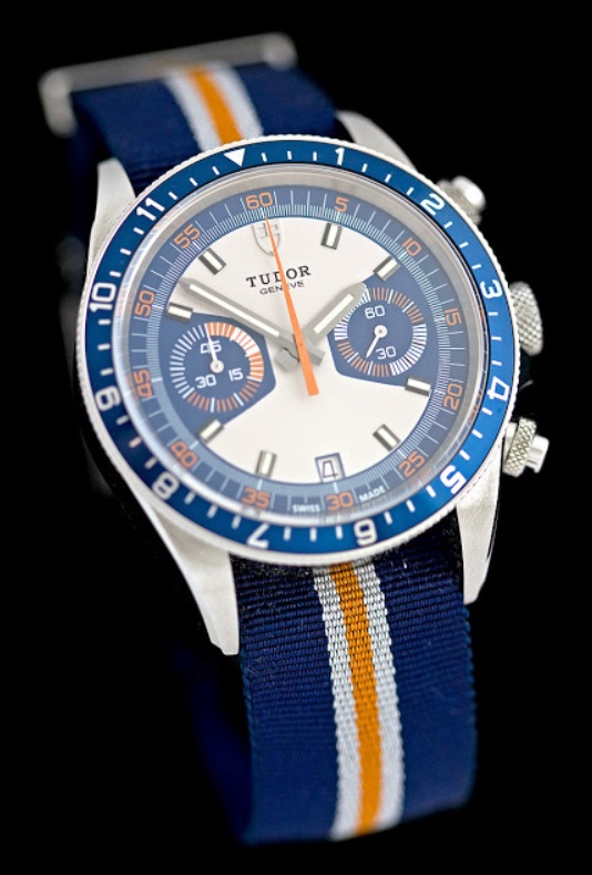 Tudor_Heritage_Chrono_Blue_được_trang_bị_dây_vải_cùng_tông_màu_1