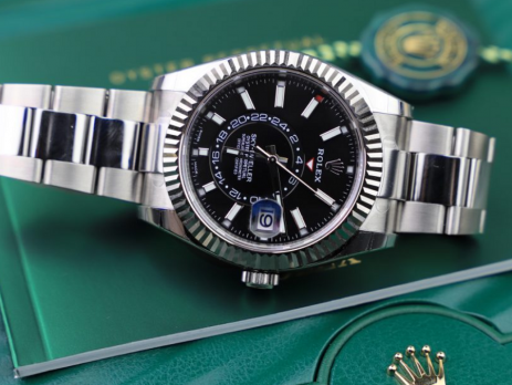 Khám phá mẫu đồng hồ Rolex Sky-Dweller phiên bản thép