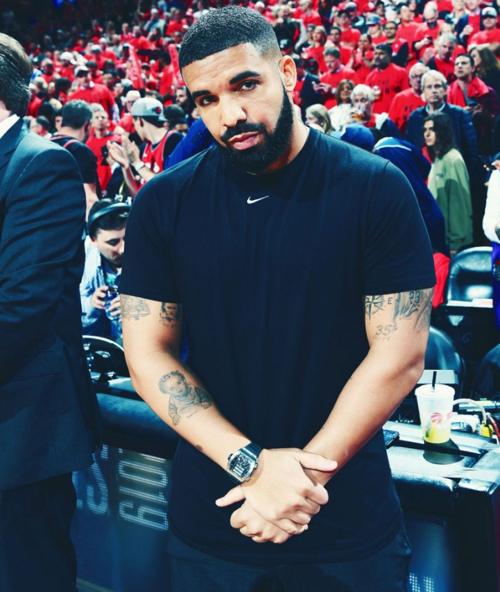 Drake wearing đeo chiếc đồng hồ Richard Mille RM69