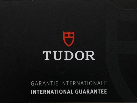 Mặt trước thẻ bảo hành Tudor mới 2020