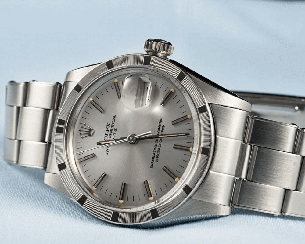 Đồng hồ Rolex Date - Engine Turned Bezel