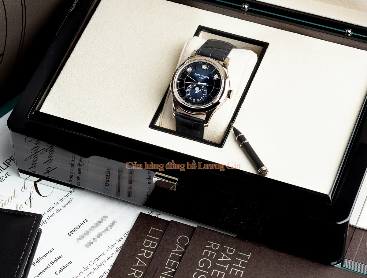 Đồng hồ Patek Philippe Annual Calendar 5205G