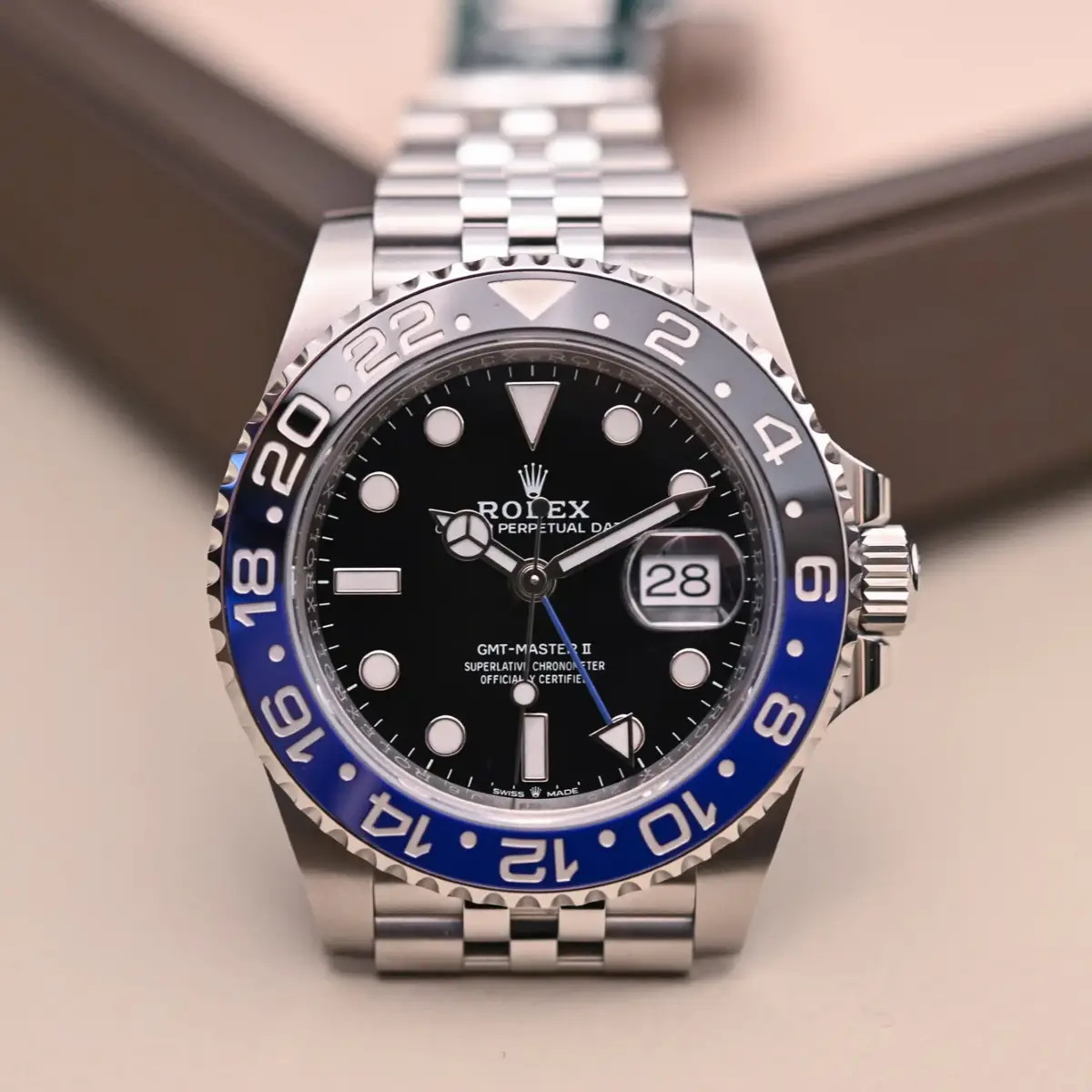 Đồng hồ Rolex GMT-Master II 126710BLNR "Batman" trên dây Jubilee