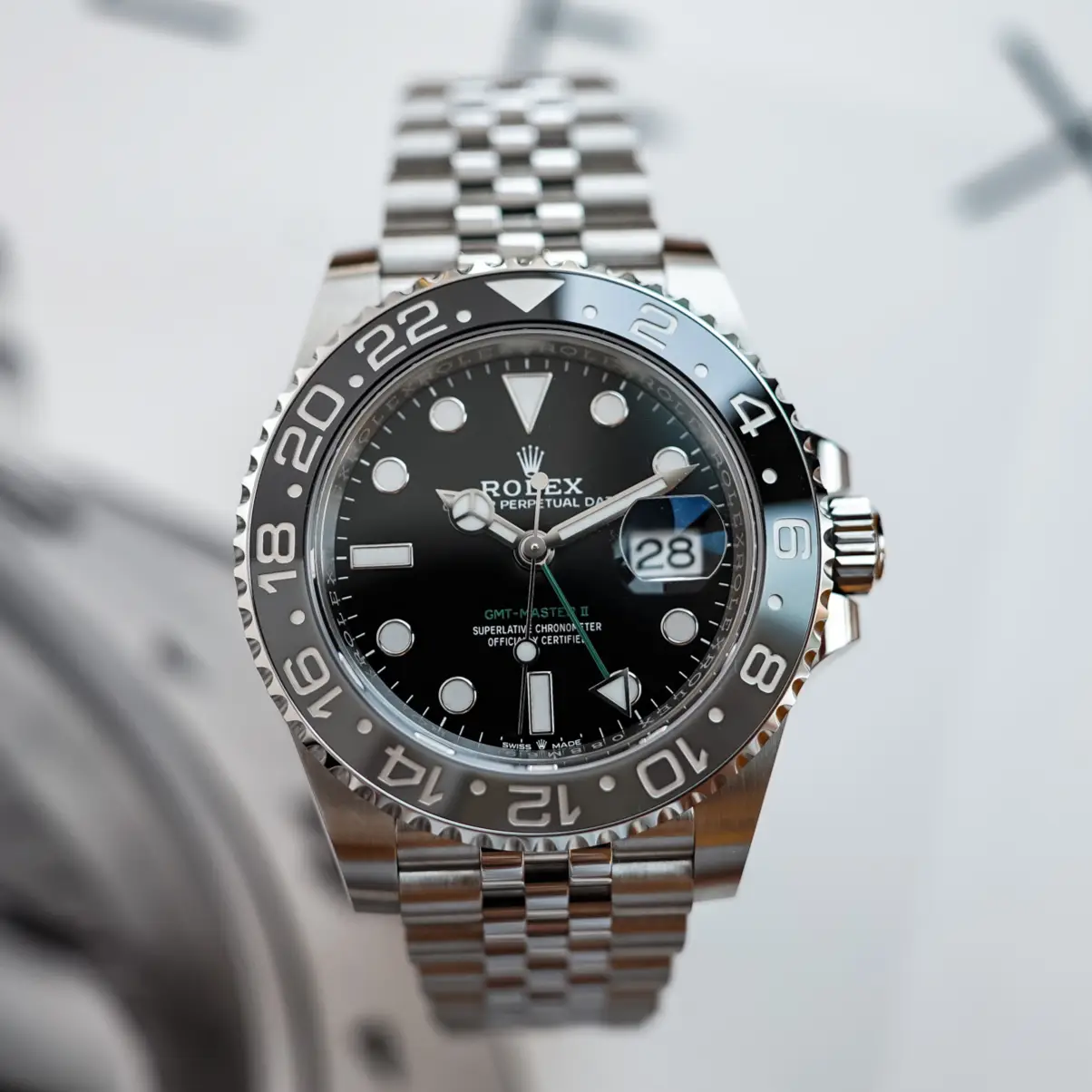 Đồng hồ Rolex GMT-Master II 126710GRNR "Bruce Wayne"