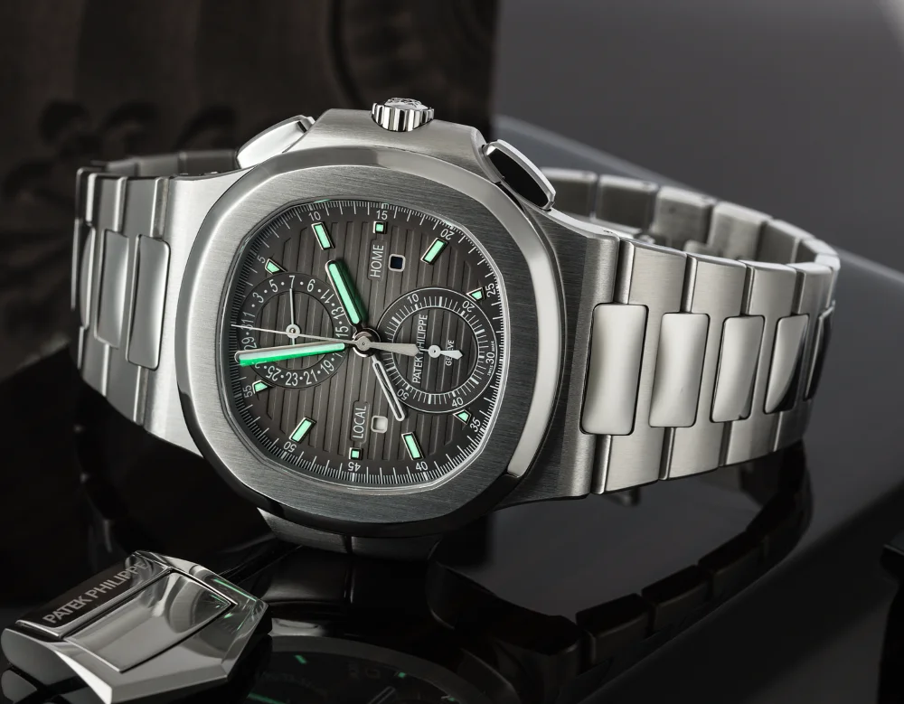 Patek Philippe Nautilus 5990/1A – 2014 đến nay (Chức năng đồng hồ bấm giờ & múi giờ kép)