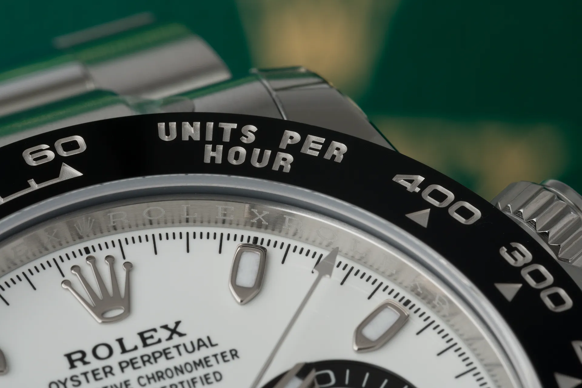 Vành Bezel Cerachrom: Vẻ Đẹp Bền Bỉ Với Thời Gian