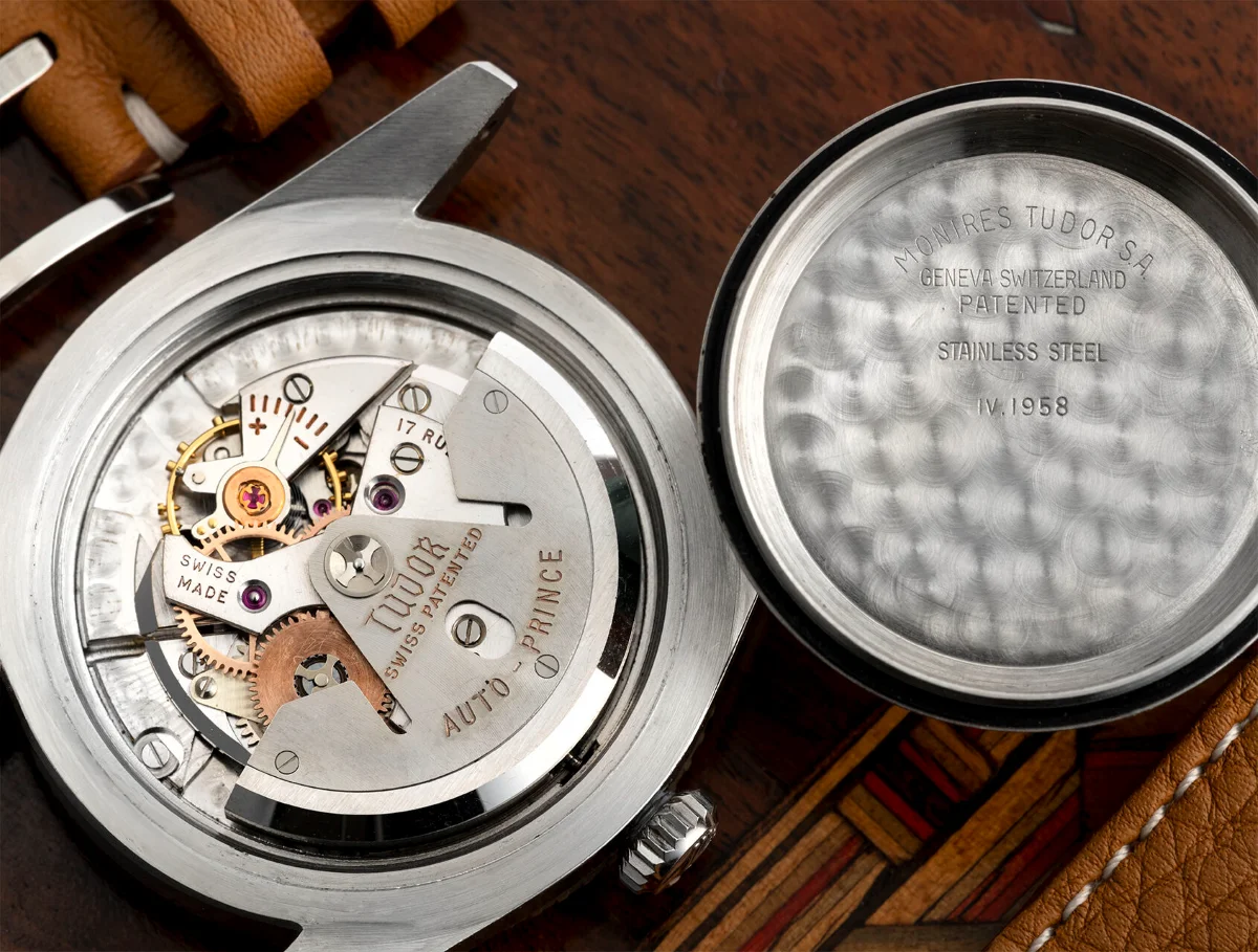 Chính xác thì "Stainless Steel Back" là gì?